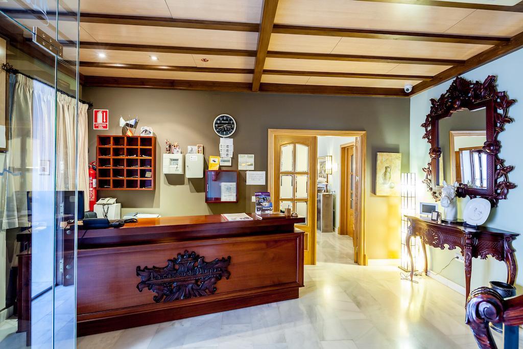 Hotel Las Casas Del Duque Osuna Extérieur photo