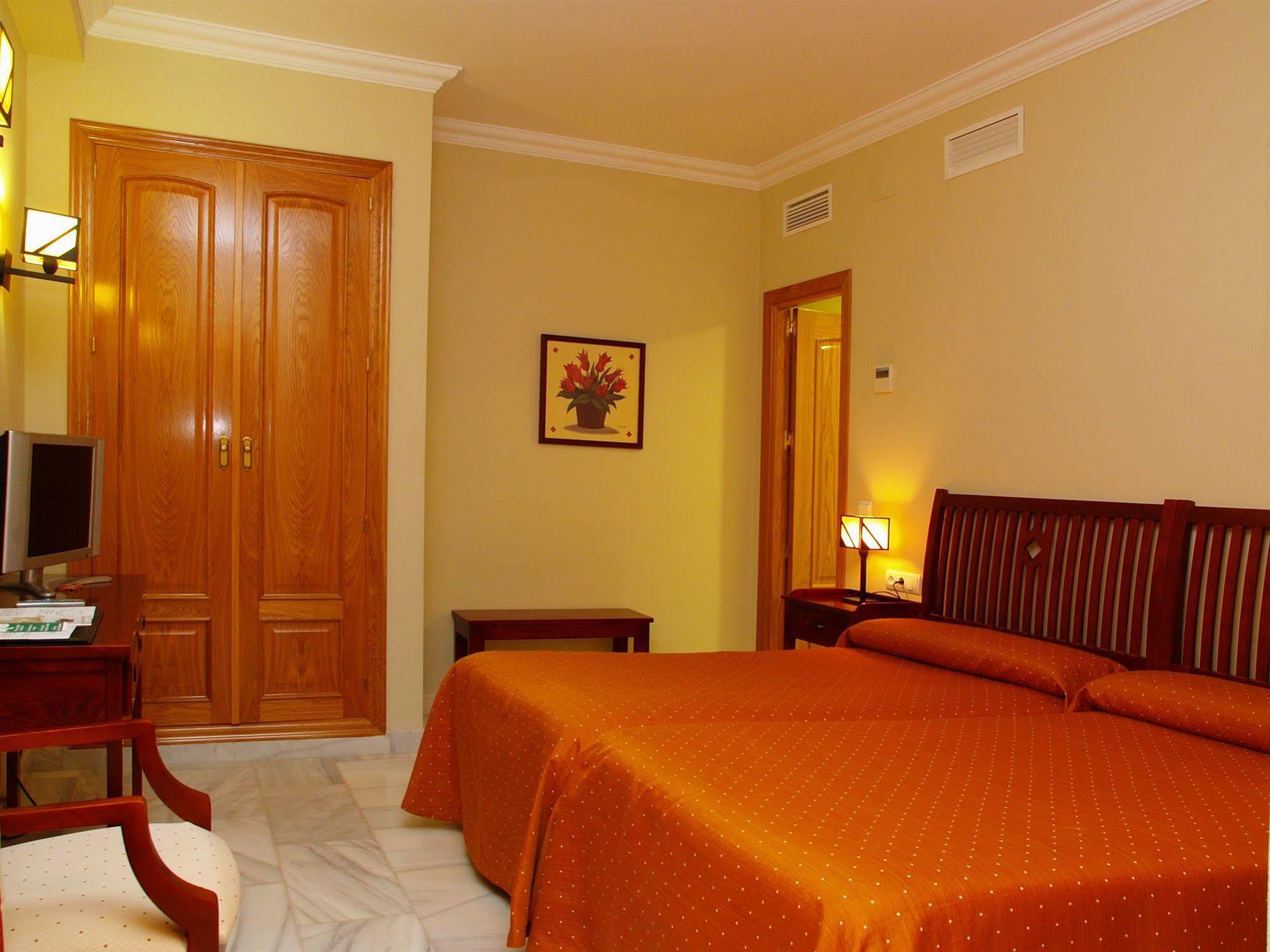 Hotel Las Casas Del Duque Osuna Extérieur photo