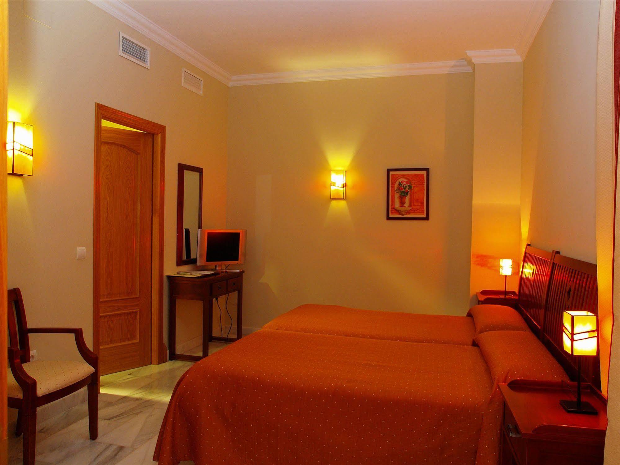 Hotel Las Casas Del Duque Osuna Extérieur photo