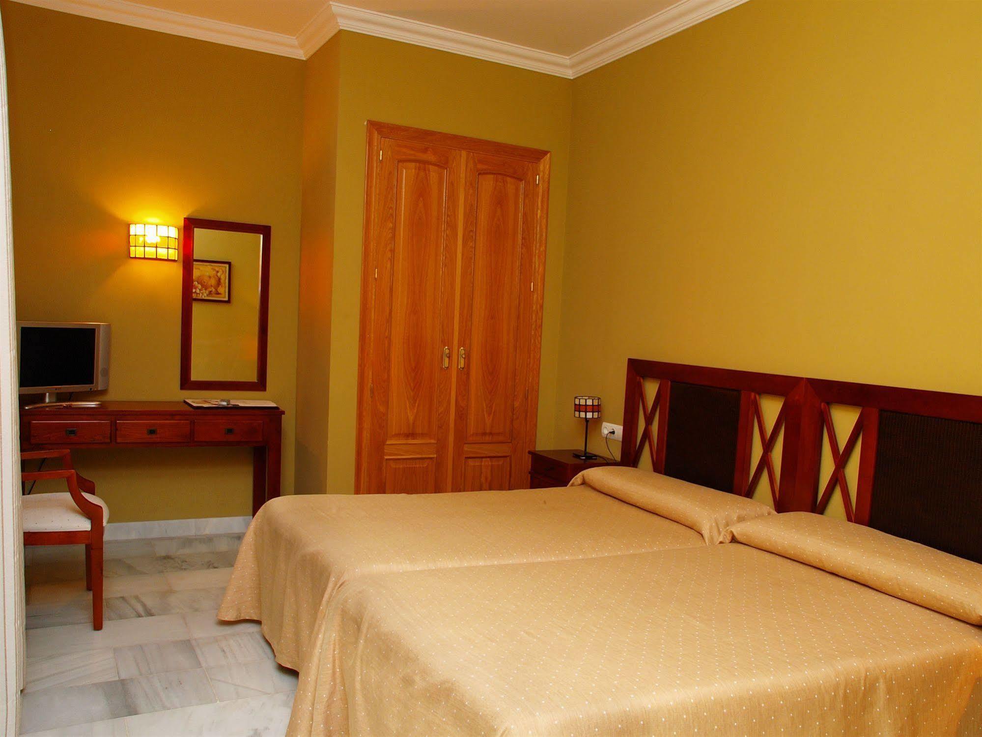 Hotel Las Casas Del Duque Osuna Extérieur photo
