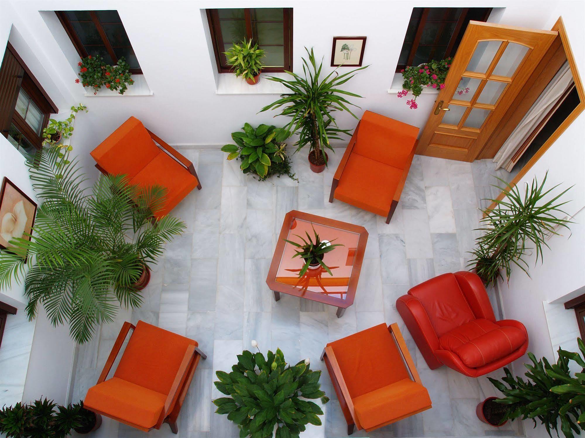 Hotel Las Casas Del Duque Osuna Extérieur photo